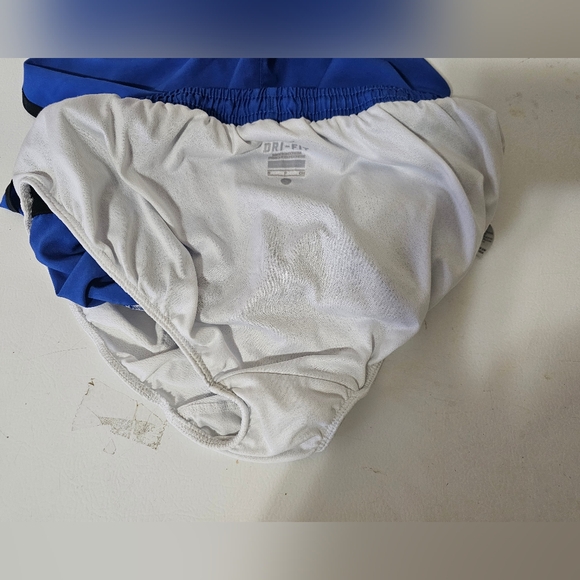 Nike Dri-Fit Women’s Sz S Blue & White Brief Lined Athletic Shorts - Picture 7 of 8
